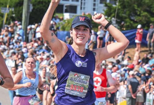 Falmouth Road Race participant running for the Franklin Food Pantry 